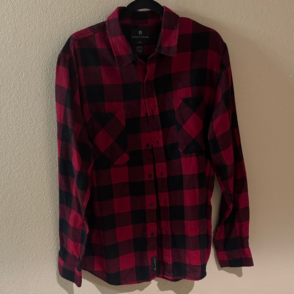 Shout house Men's Red and Black Plaid Shirt size XL